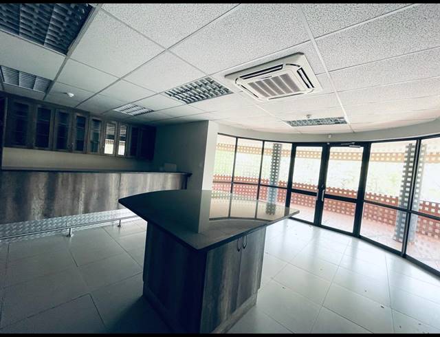 3,150M² OFFICE TO LET IN VORNA VALLEY